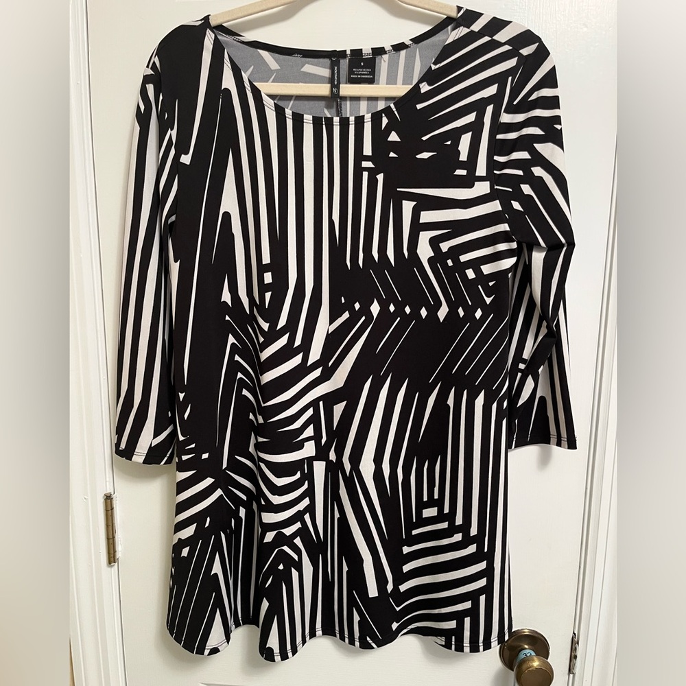 Black and White Geometric Women's Tunic Top